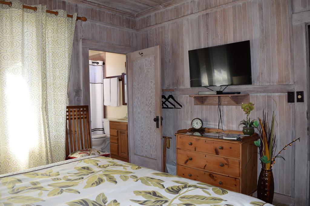 Poipu Bed And Breakfast Inn Koloa Екстер'єр фото