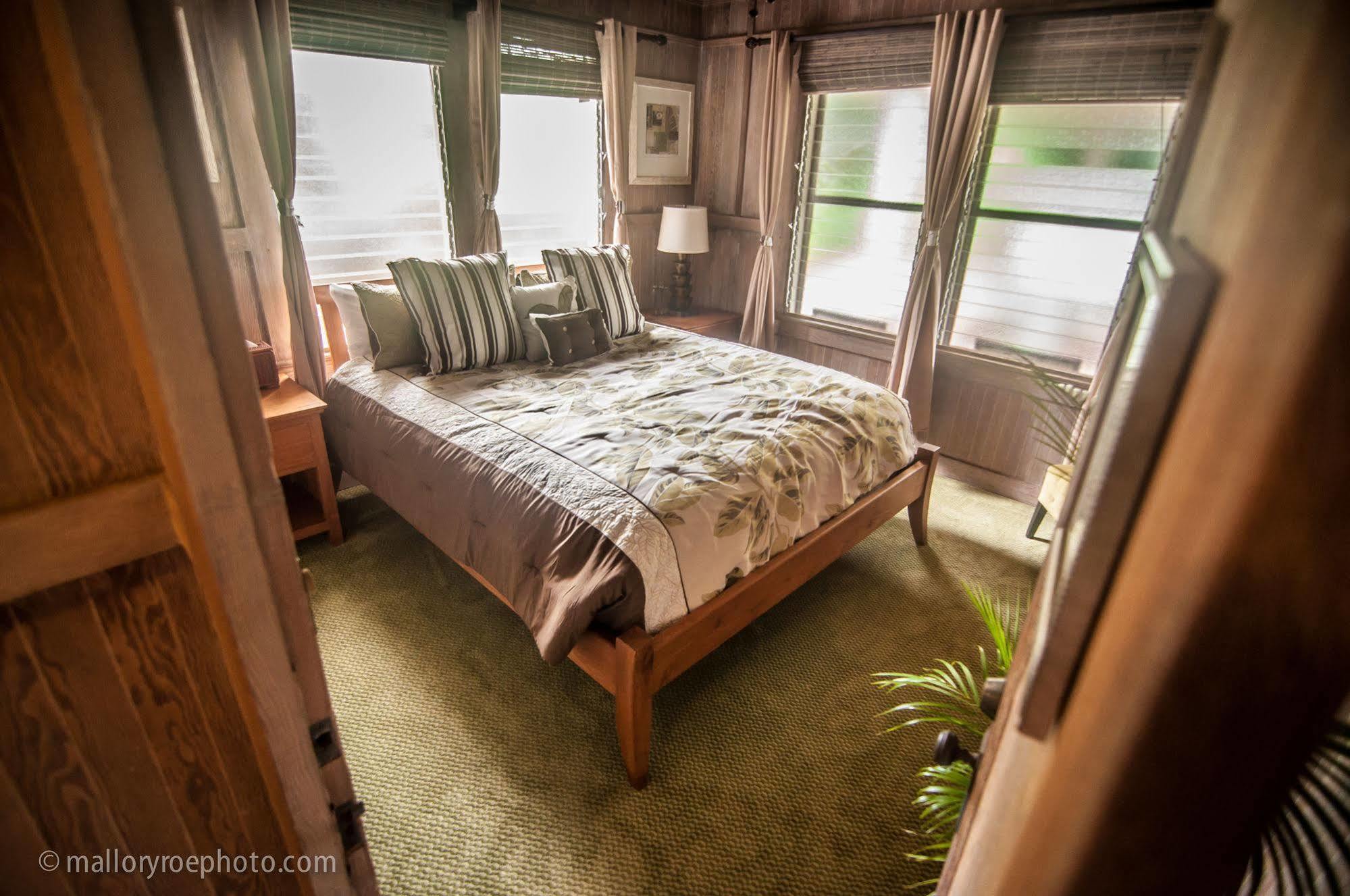 Poipu Bed And Breakfast Inn Koloa Екстер'єр фото